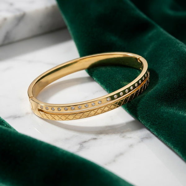 Quilted Matelassé Lattice Pavé Crystal Bangle - 04 Creative Shot