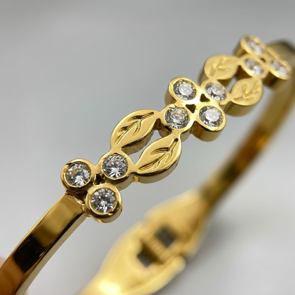Victorian Floral Filigree Rose & Solitaire Crystal Bangle - 03 Macro Closeup