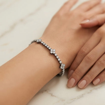 Pavé Diamond Star Cluster Station Tennis Bracelet - View 2 | ANUSI 18K Gold Jewelry
