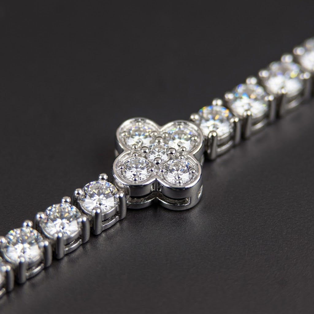 Pavé Diamond Star Cluster Station Tennis Bracelet - View 3 | ANUSI 18K Gold Jewelry