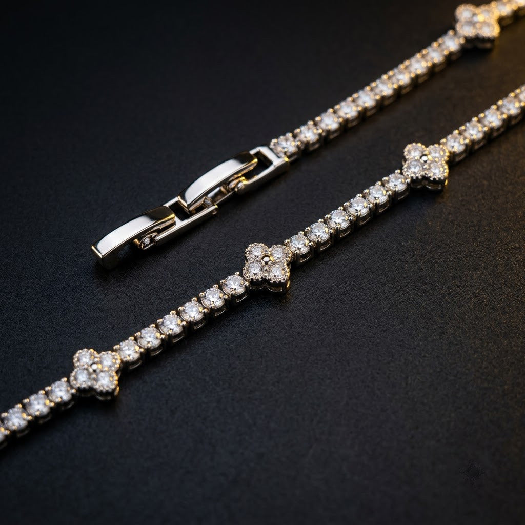 Pavé Diamond Star Cluster Station Tennis Bracelet - View 7 | ANUSI 18K Gold Jewelry